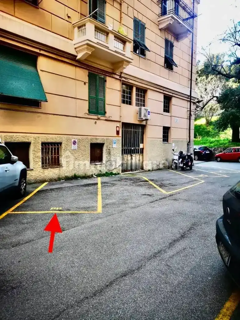 Parcheggio a Genova? Prova i parcheggi privati Parkito