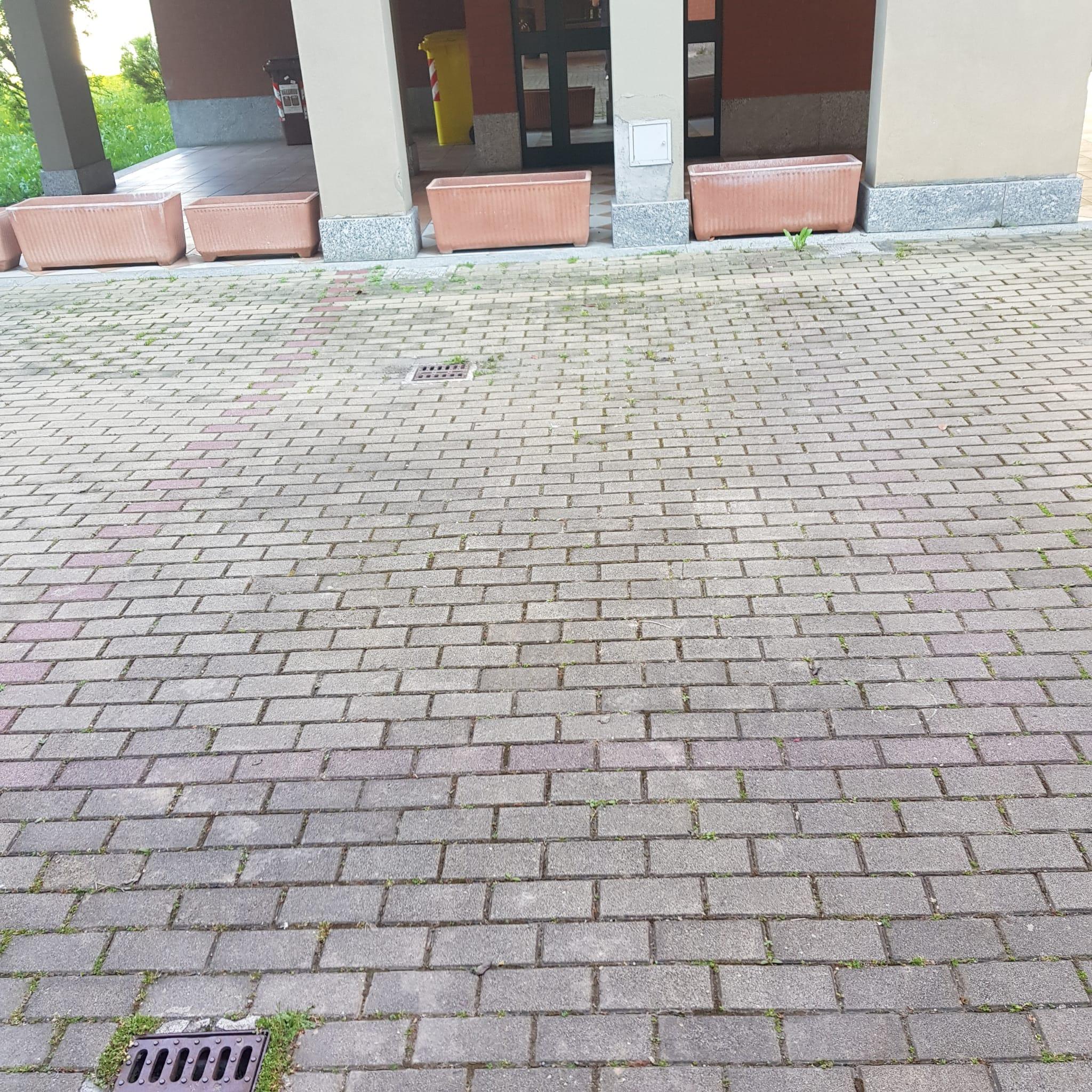 Unüberdachter Parkplatz — Corso Alessandria 33 — foto 1