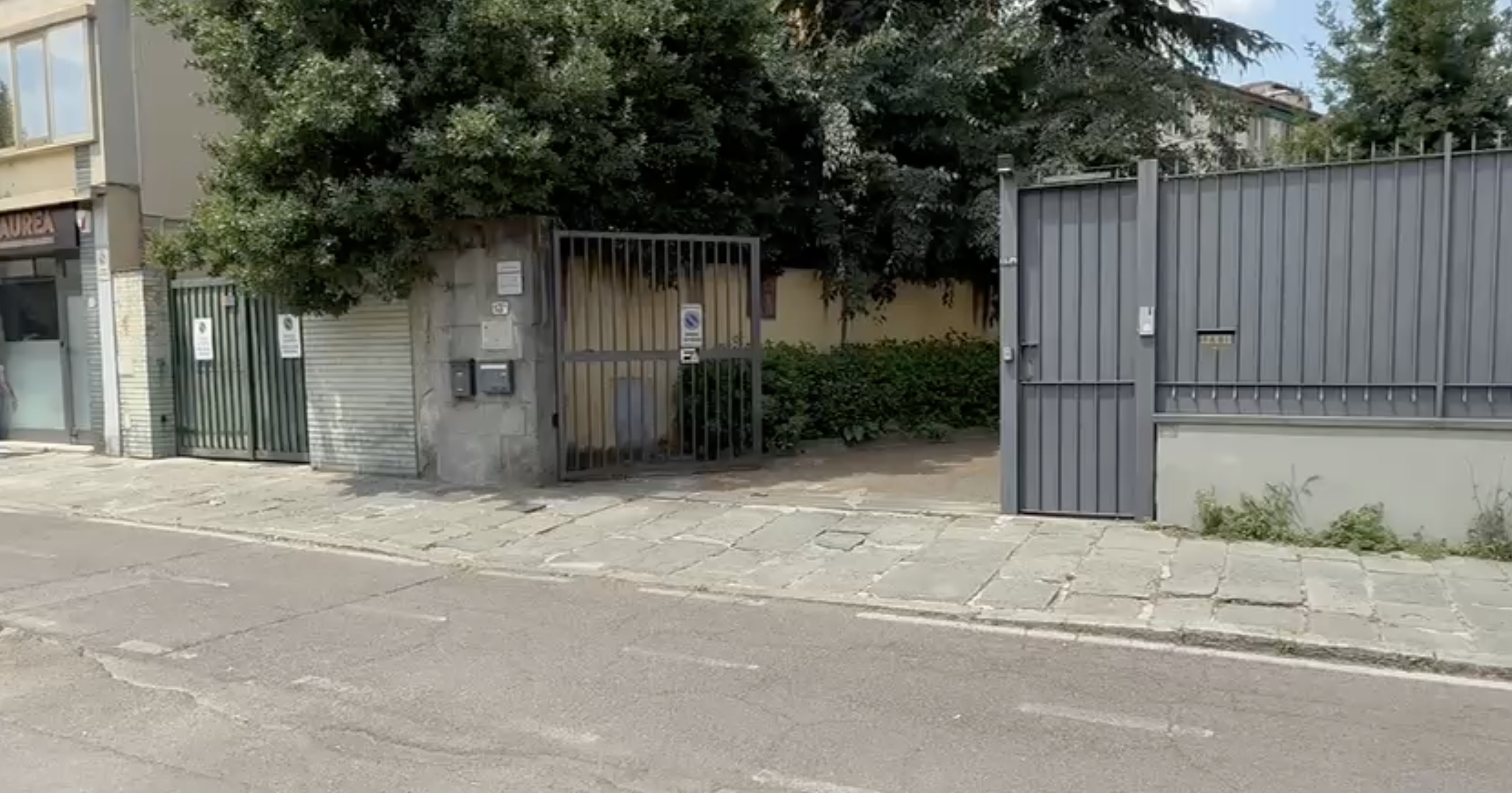 Place de parking couverte — Viale Belfiore 13/A — foto 2