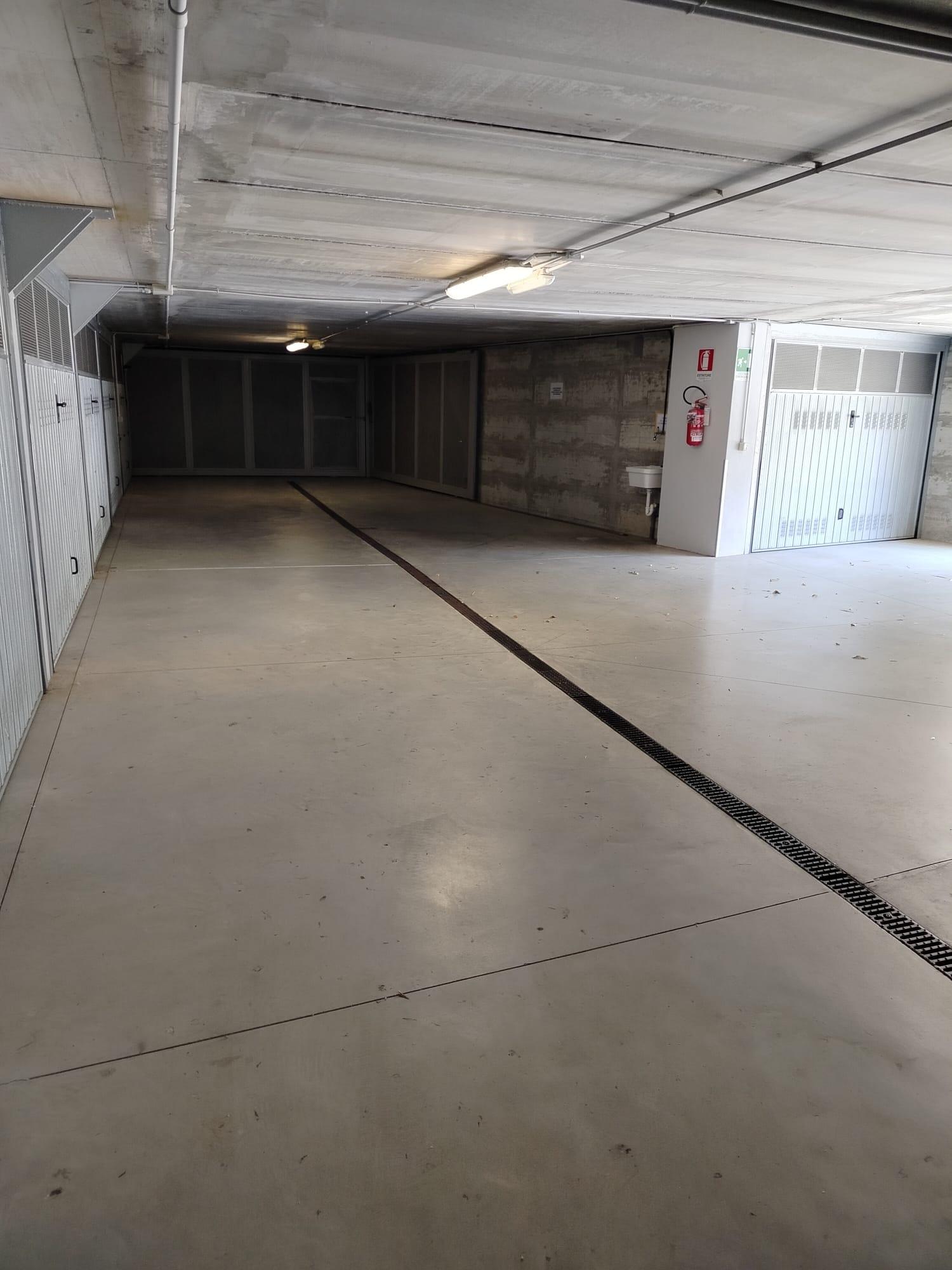 Garage — Via Castagneto 36 — foto 7