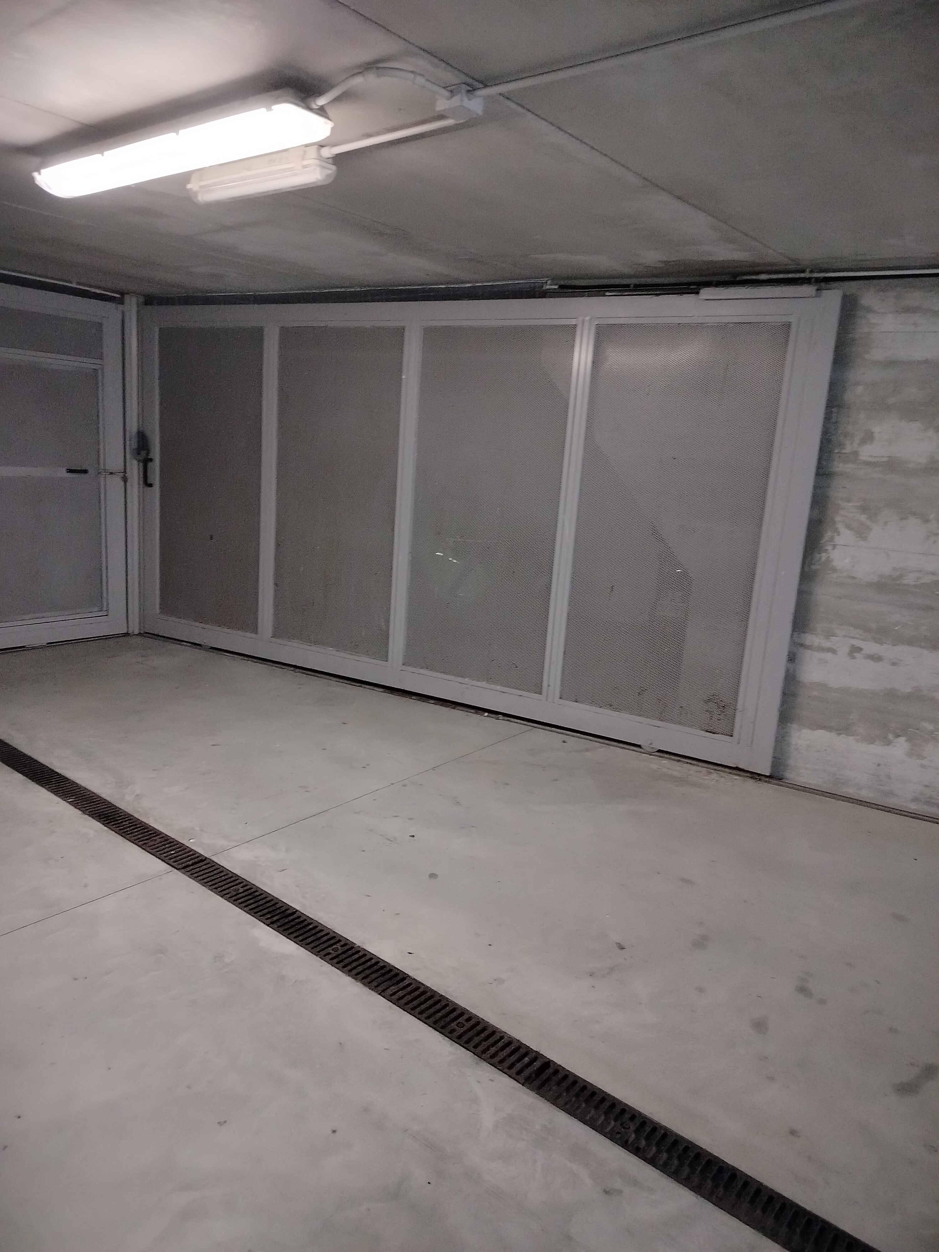 Garage — Via Castagneto 36 — foto 2