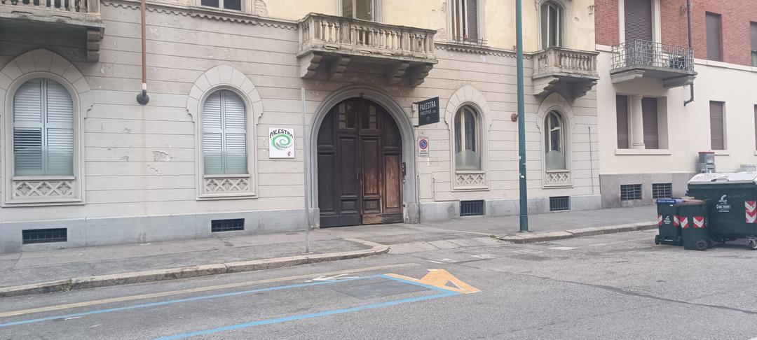 Copertina per Via Enrico Cialdini, 13