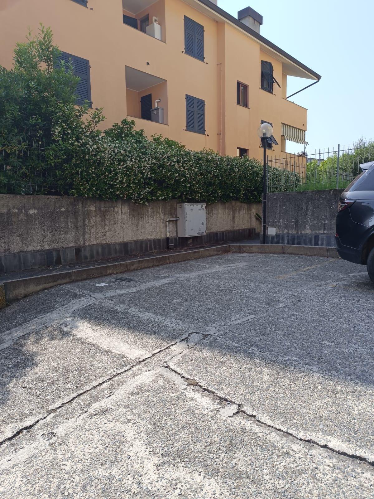 Place de parking découverte — Via Castagneto Seià 45 — foto 3