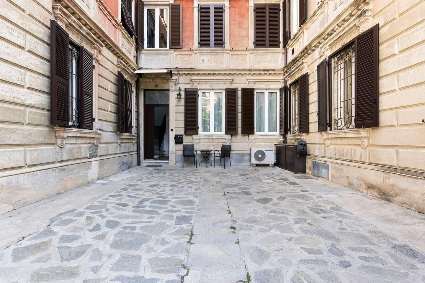 Uncovered parking space — Via Trieste 13 — foto 2