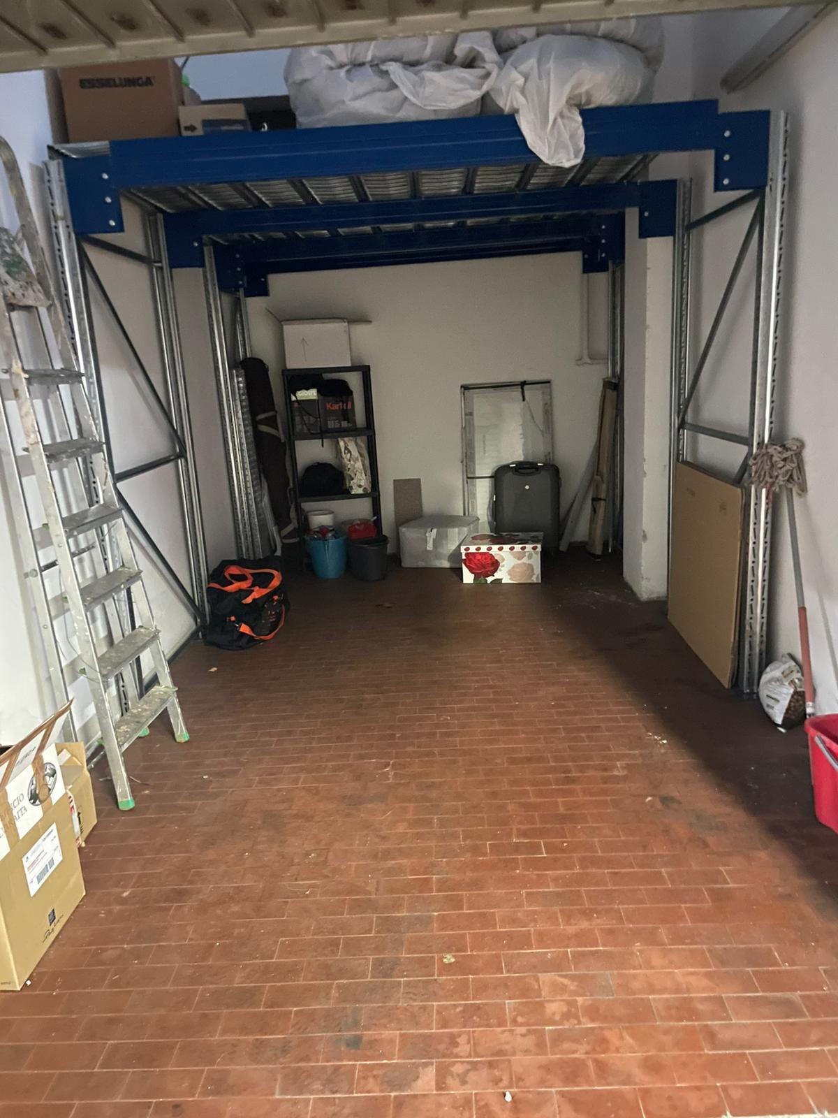 Garage — Viale Giovanni Suzzani 283 — foto 2