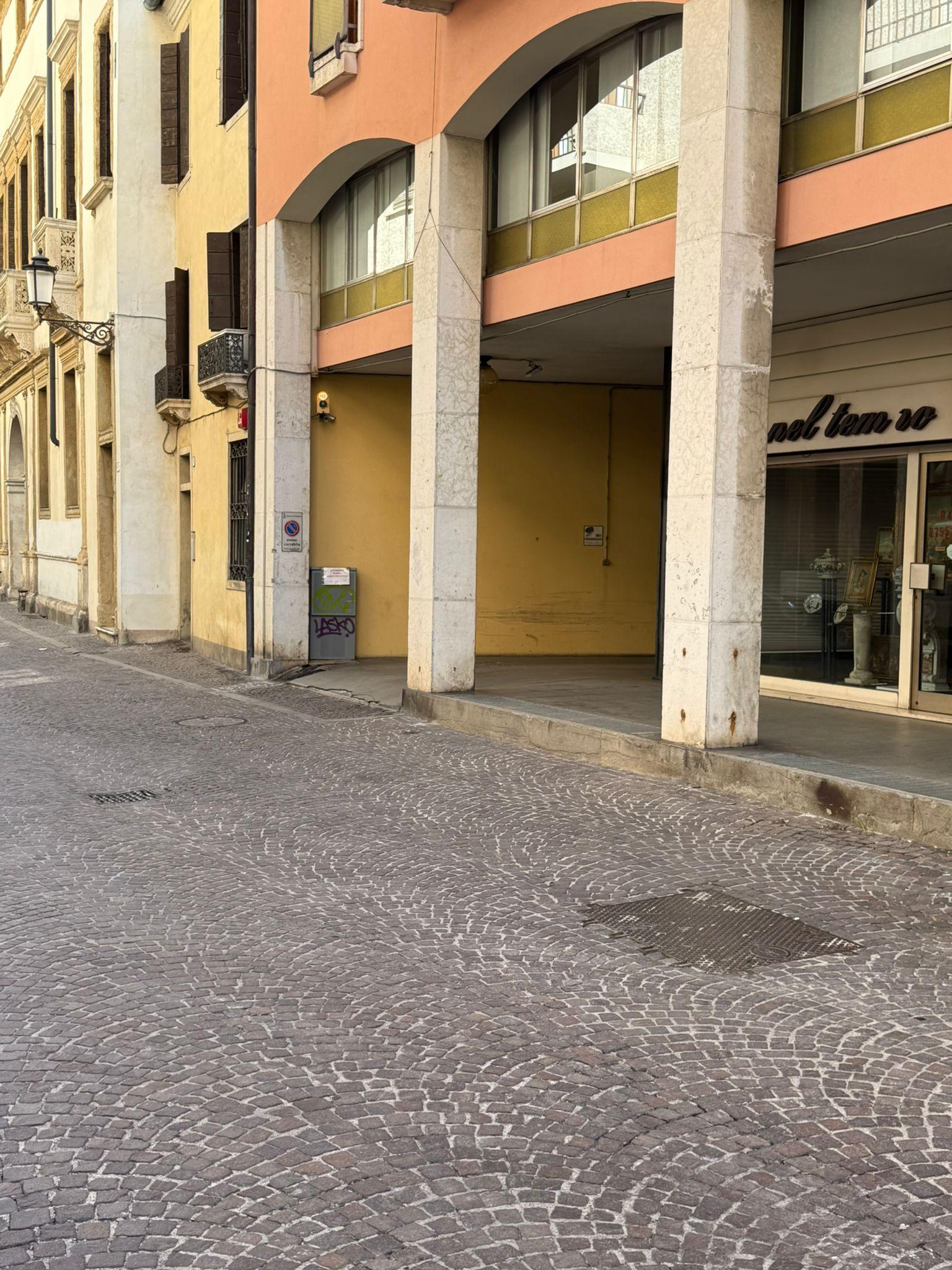 Via Zabarella 76 — foto 2