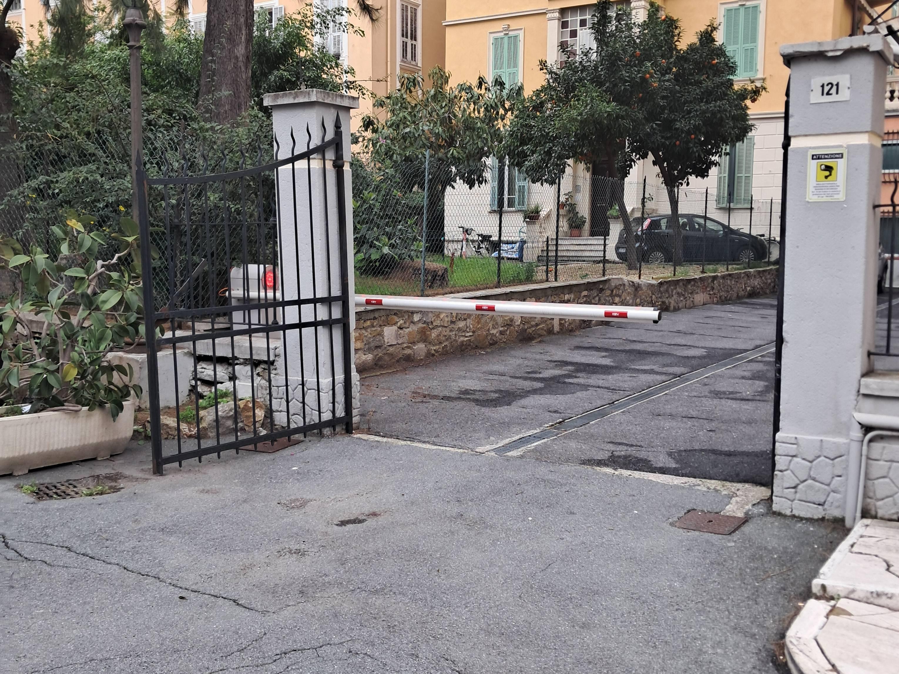 Plaza de aparcamiento descubierta — Corso G. Garibaldi 123 — foto 1