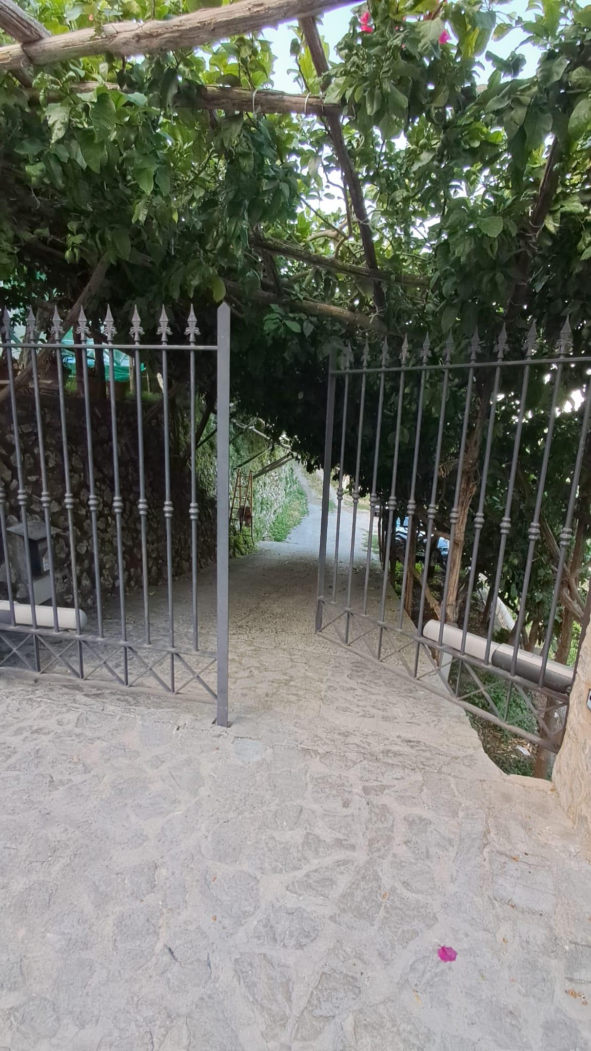 Place de parking couverte — Via Valle delle Ferriere 58 — foto 1